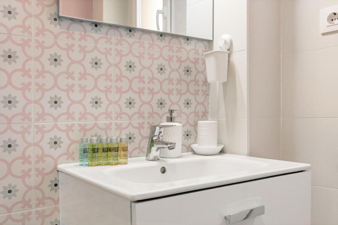 2 Bedrooms 1 Bathroom Furnished - Las Letras - Bright - Mintystay Madrid Buitenkant foto