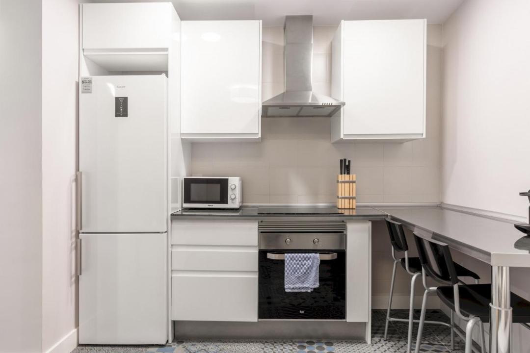 2 Bedrooms 1 Bathroom Furnished - Las Letras - Bright - Mintystay Madrid Buitenkant foto